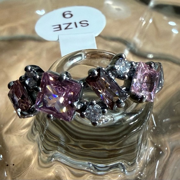 Bomb Party Ring RG16796 Shimmering Jewels Rose Quartz NWT size 9 - Picture 2 of 5